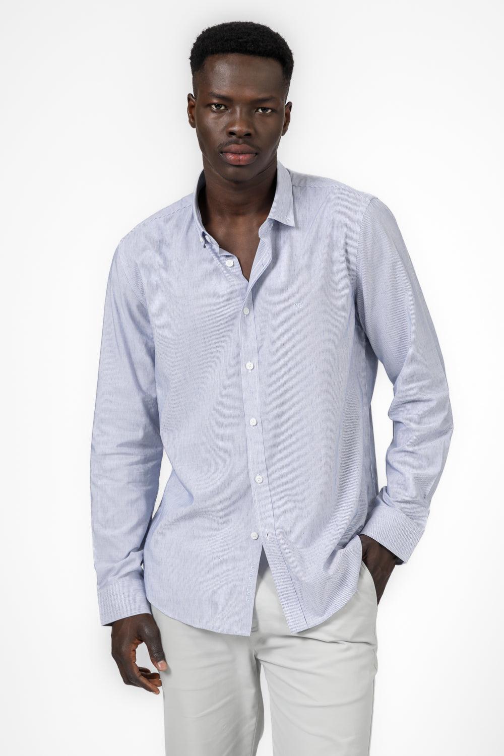 מכופתרת בגזרת SLIM FIT צבע LT BLUE